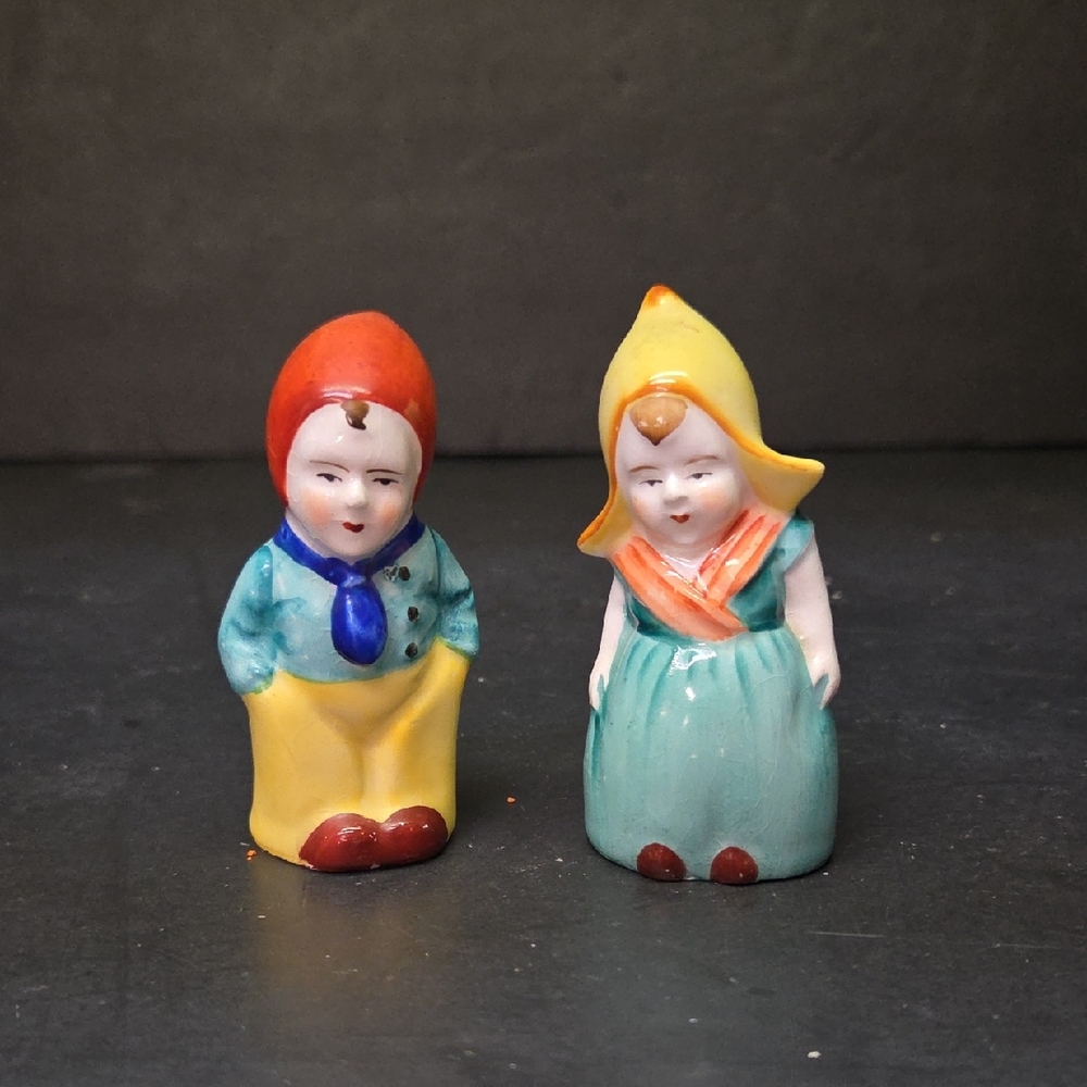Vintage‎ Dutch Salt Pepper Shakers Couple Boy Girl Japan Ceramic Set